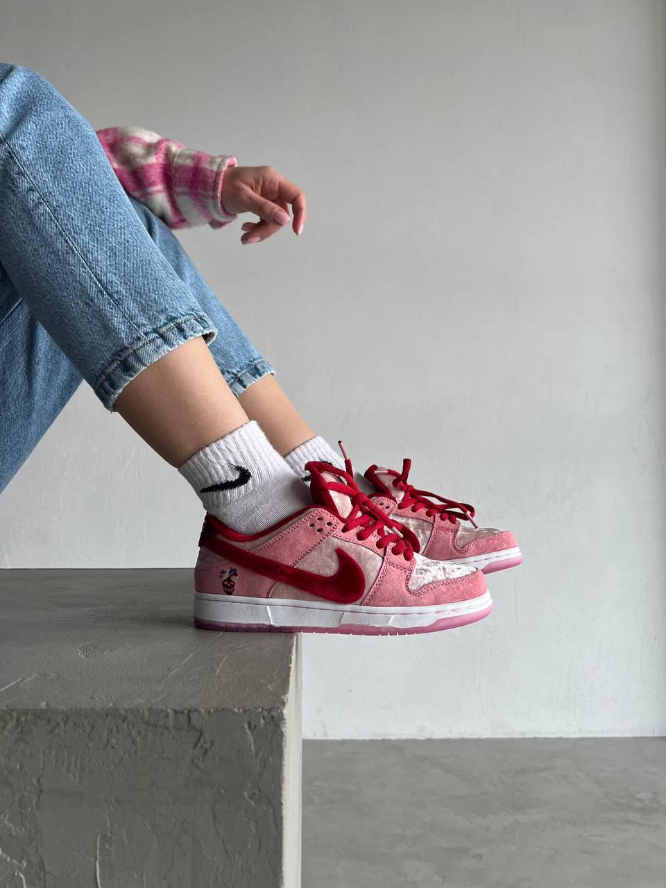Nike SB Dunk Low Strangelove