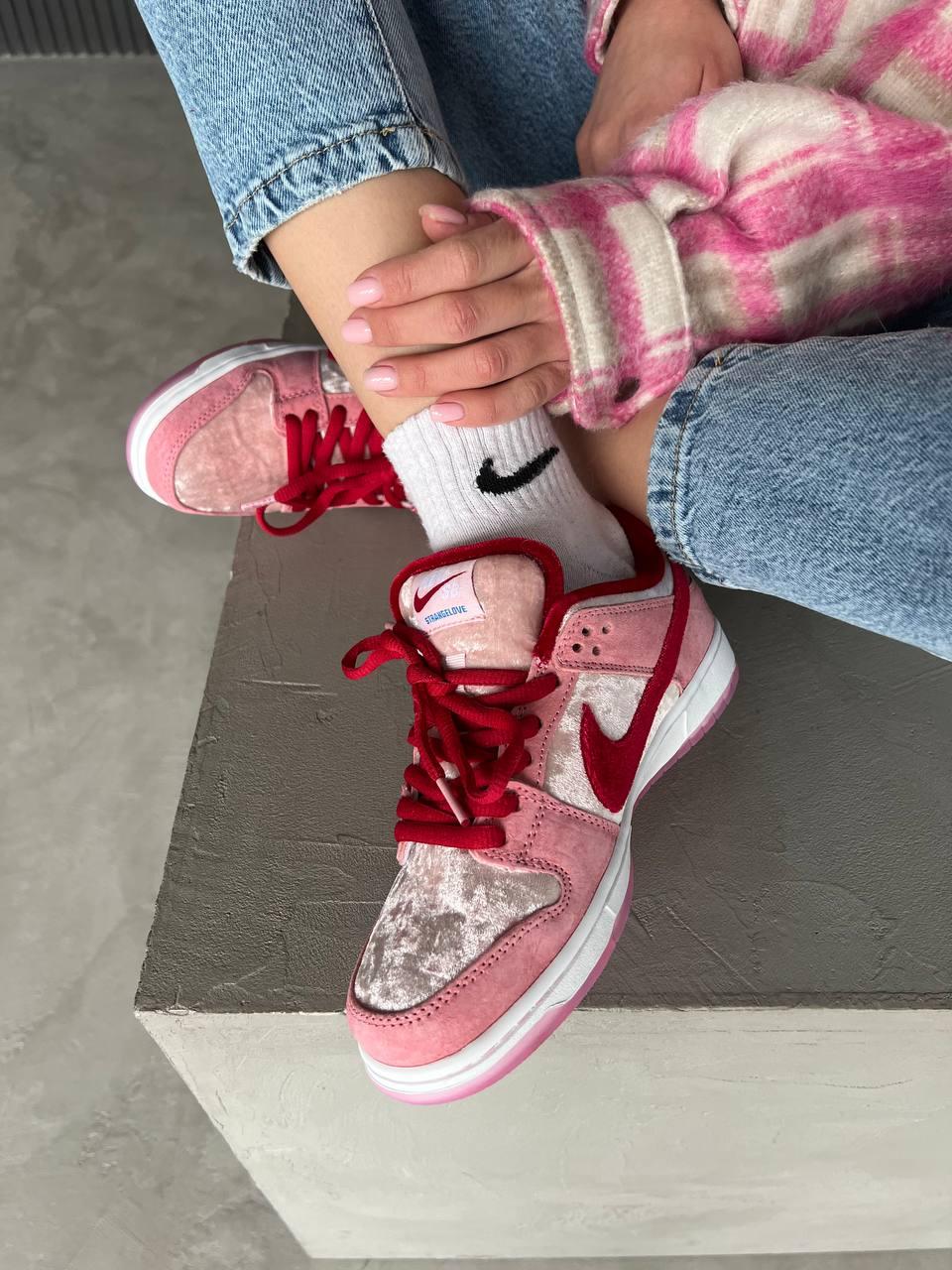 Nike SB Dunk Low Strangelove