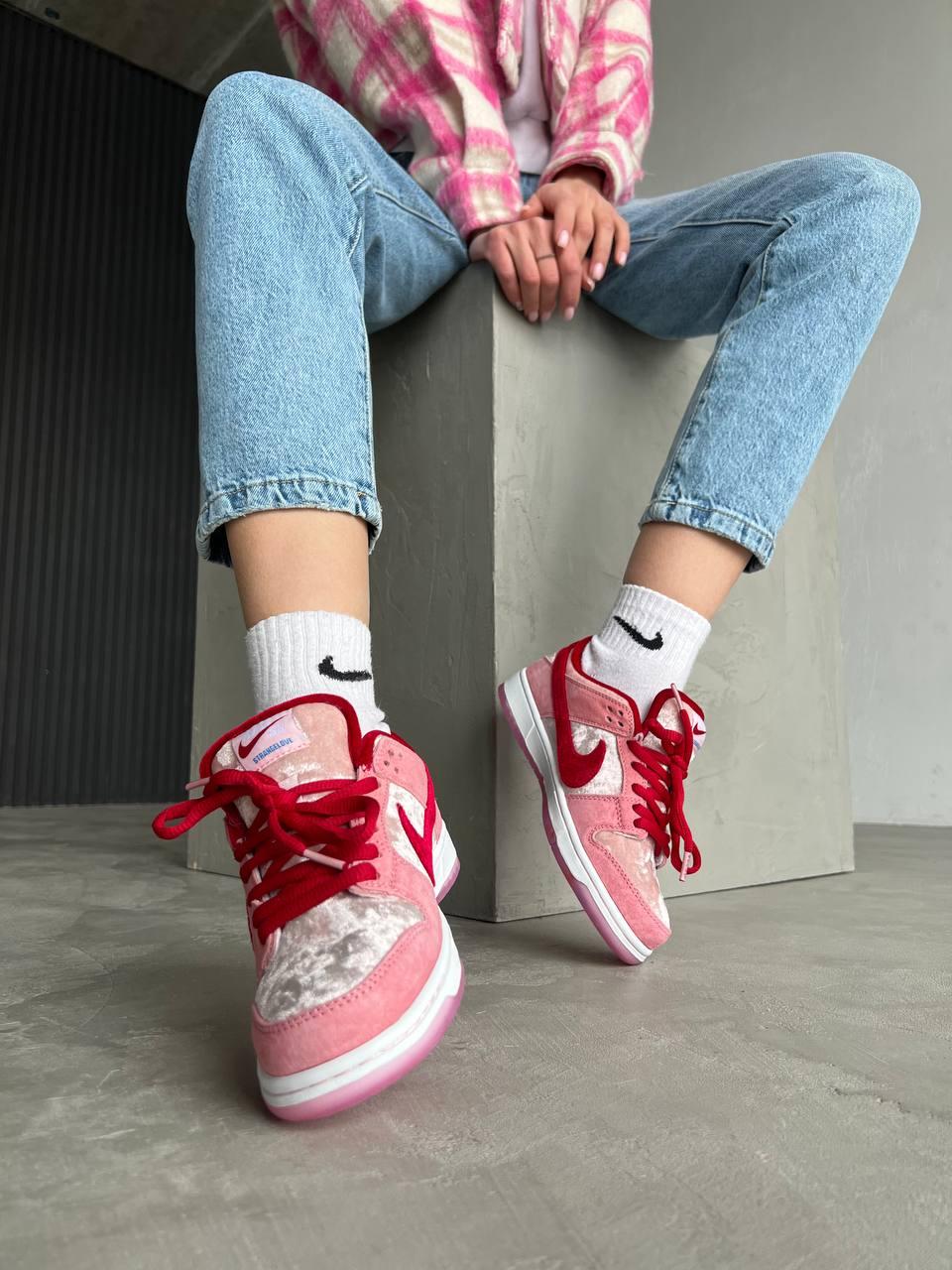 Nike SB Dunk Low Strangelove