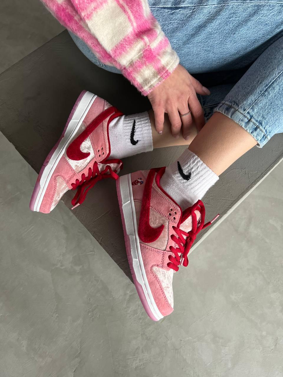 Nike SB Dunk Low Strangelove