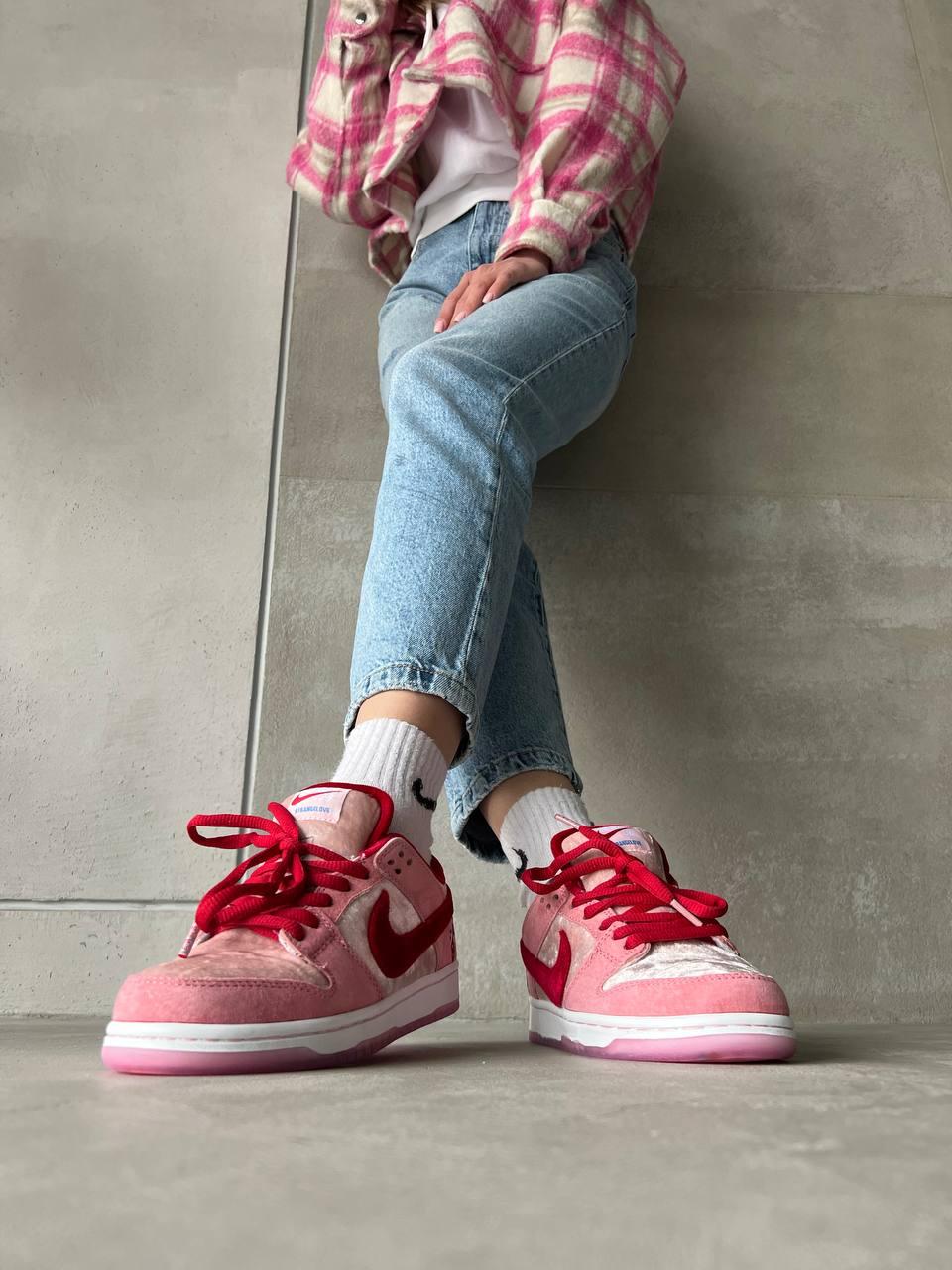 Nike SB Dunk Low Strangelove
