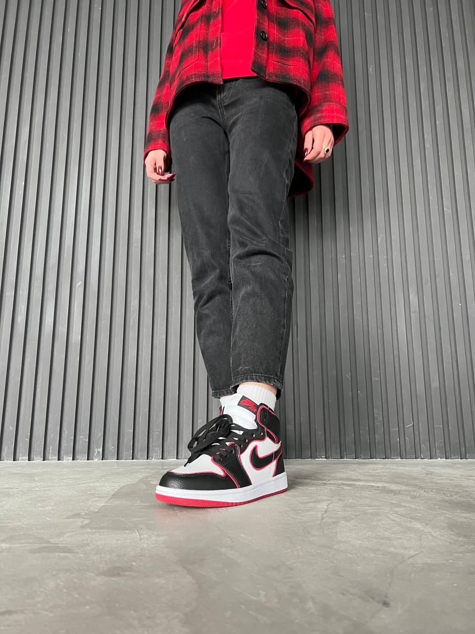 Nike Air Jordan 1 Retro Mid Black Red White