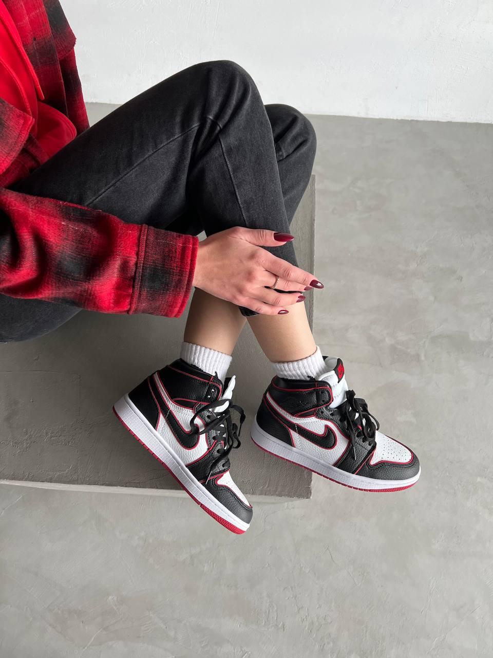 Nike Air Jordan 1 Retro Mid Black Red White
