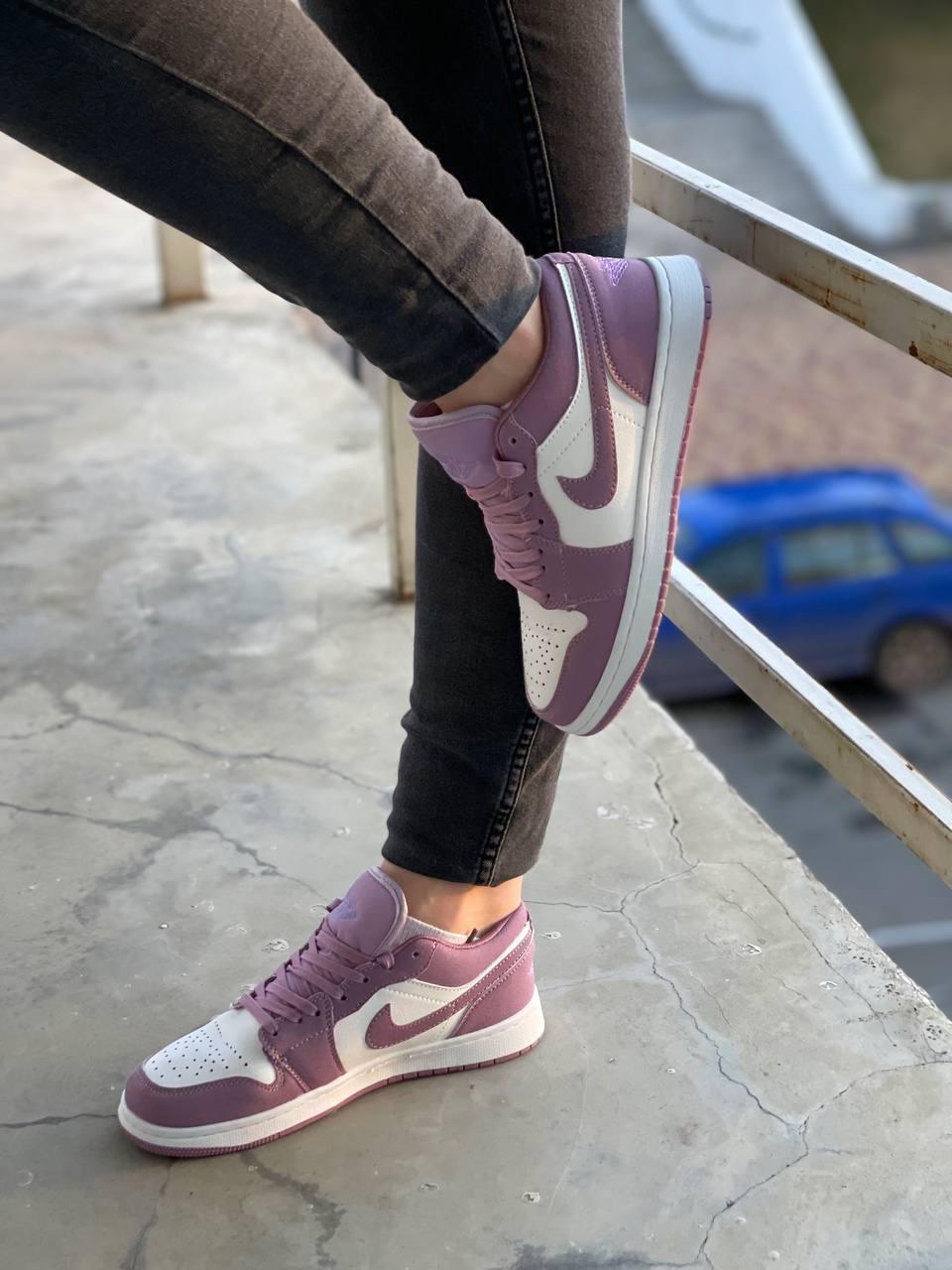 Nike Air Jordan Retro 1 Low Violet White