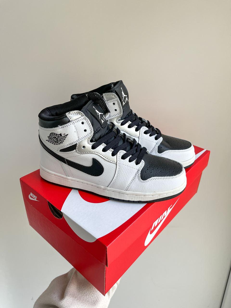 Nike Air Jordan 1 Retro White Black