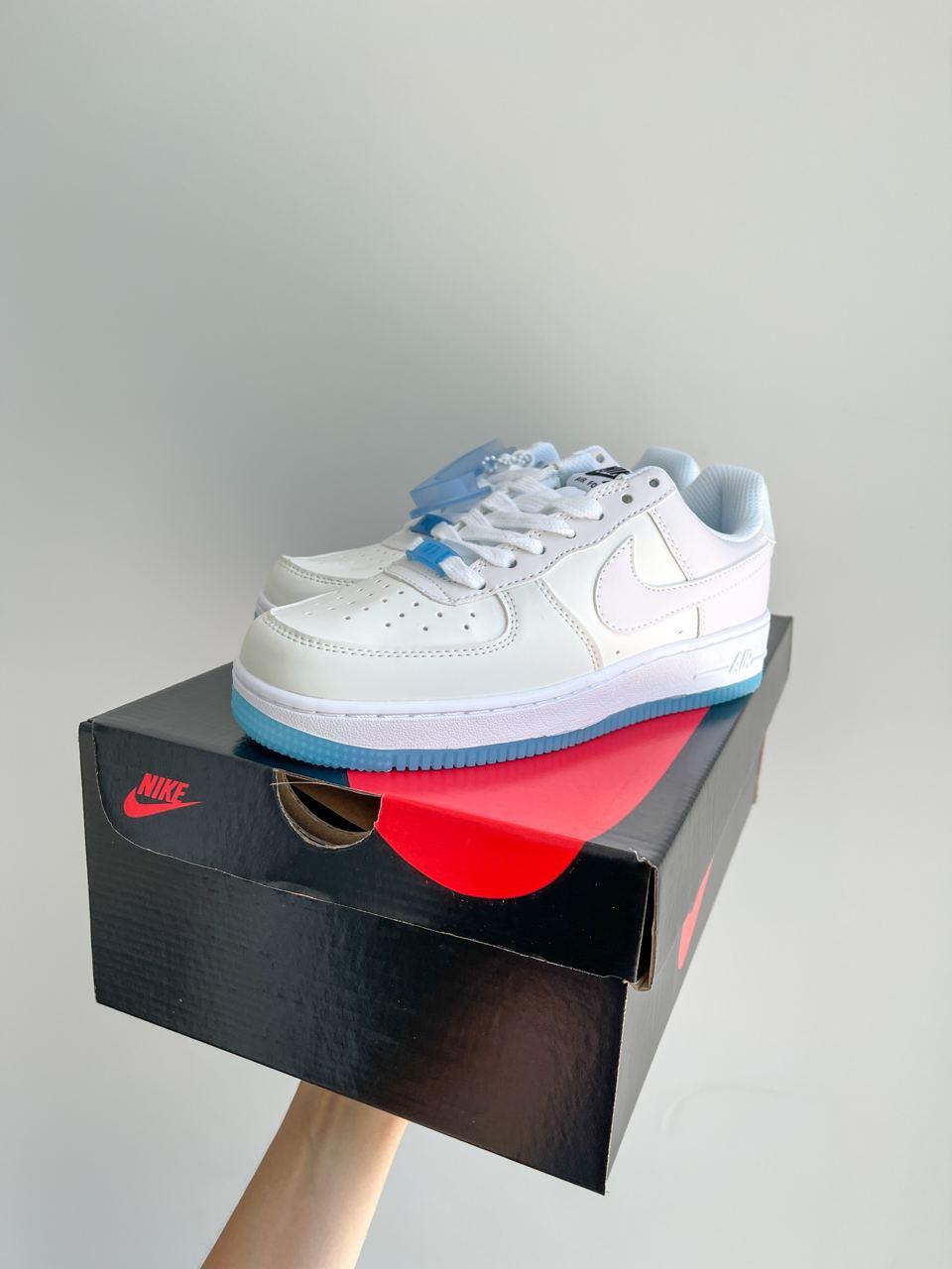 Nike Air Force 1 White Pink