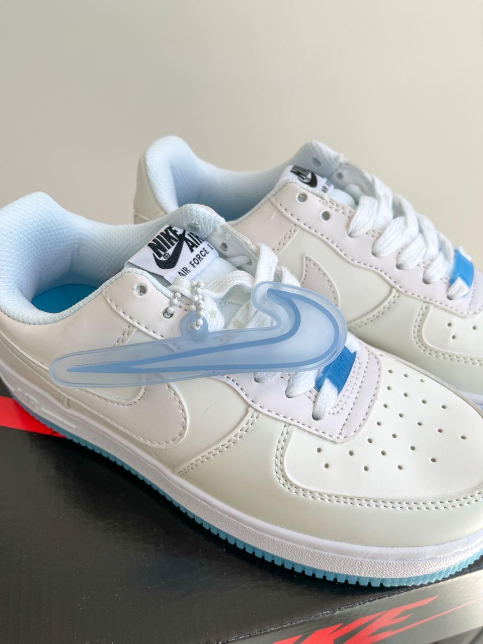Nike Air Force 1 White Pink