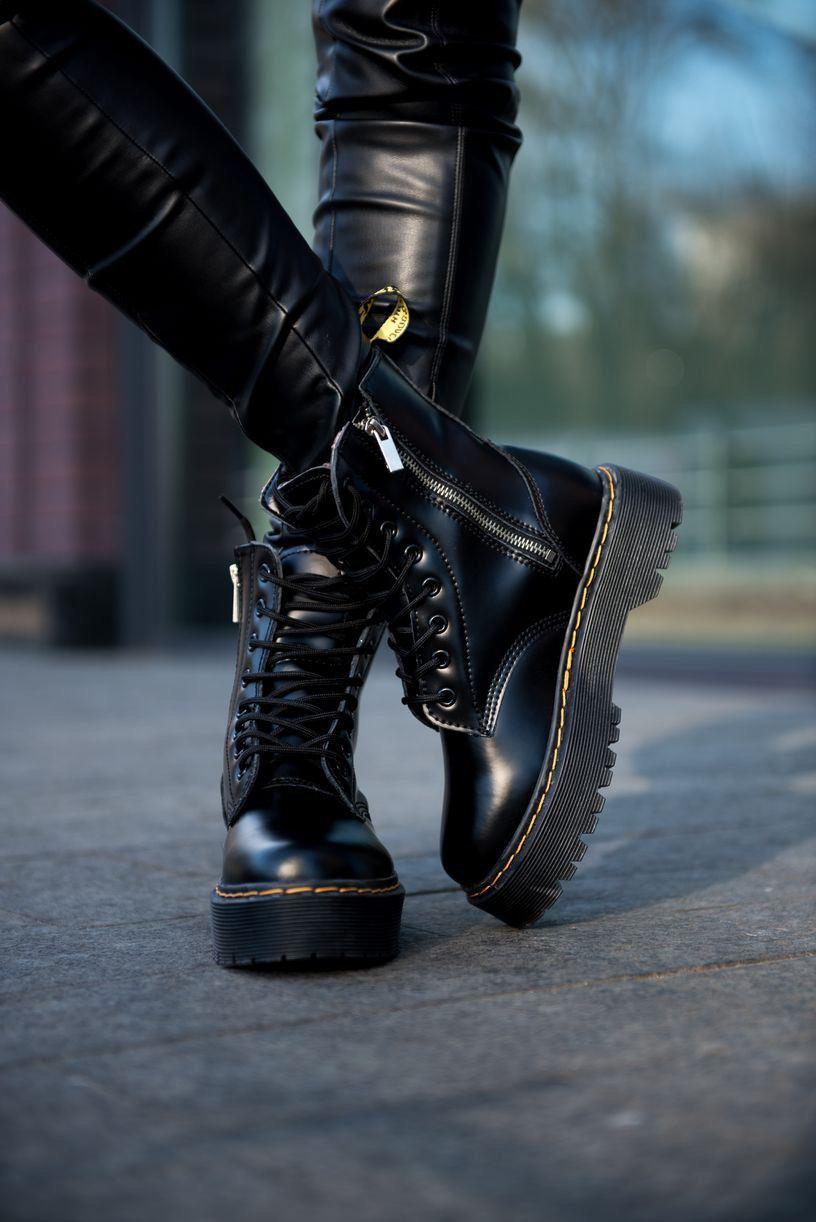 Dr. Martens JADON Black No Logo 5