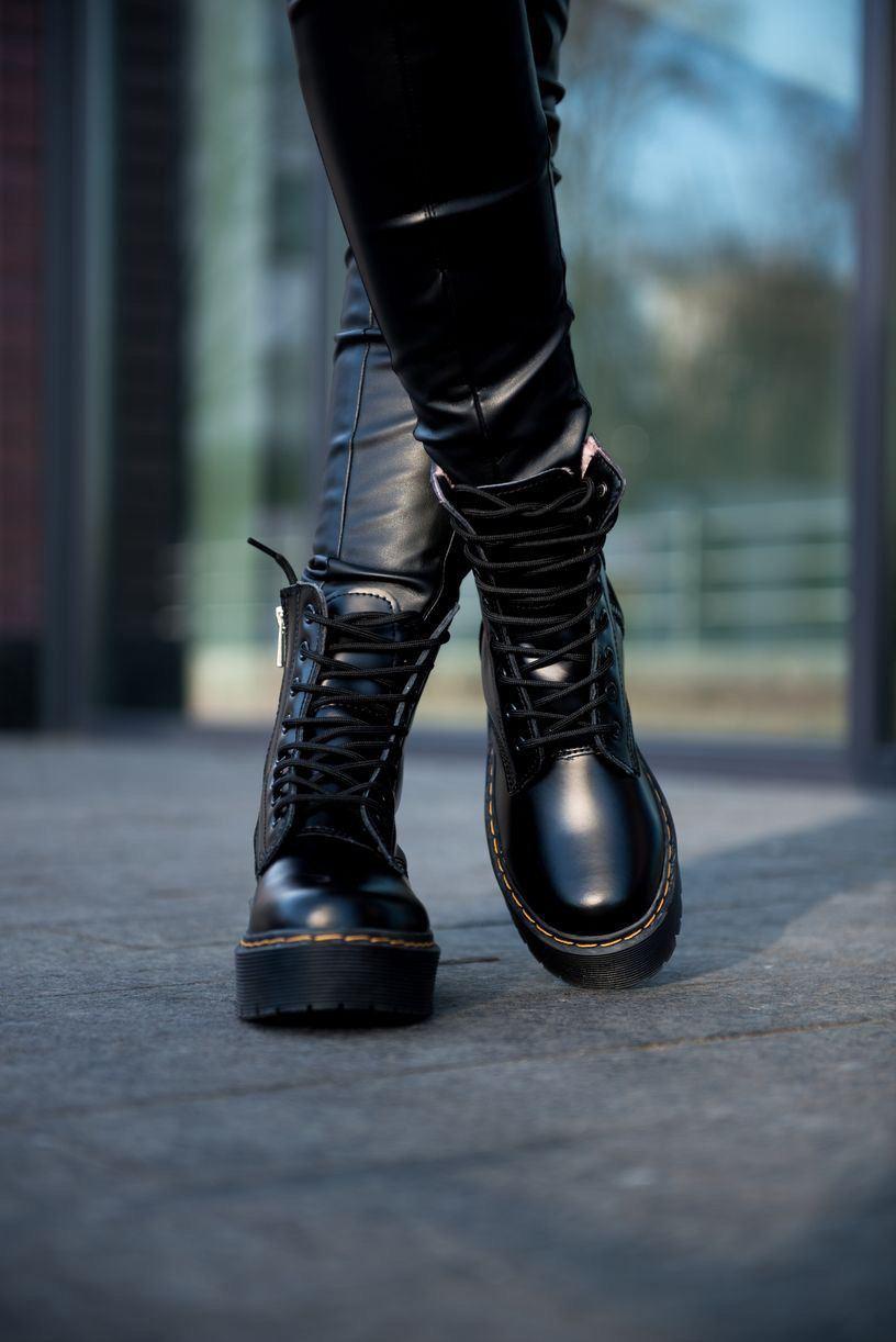 Dr. Martens JADON Black No Logo 5