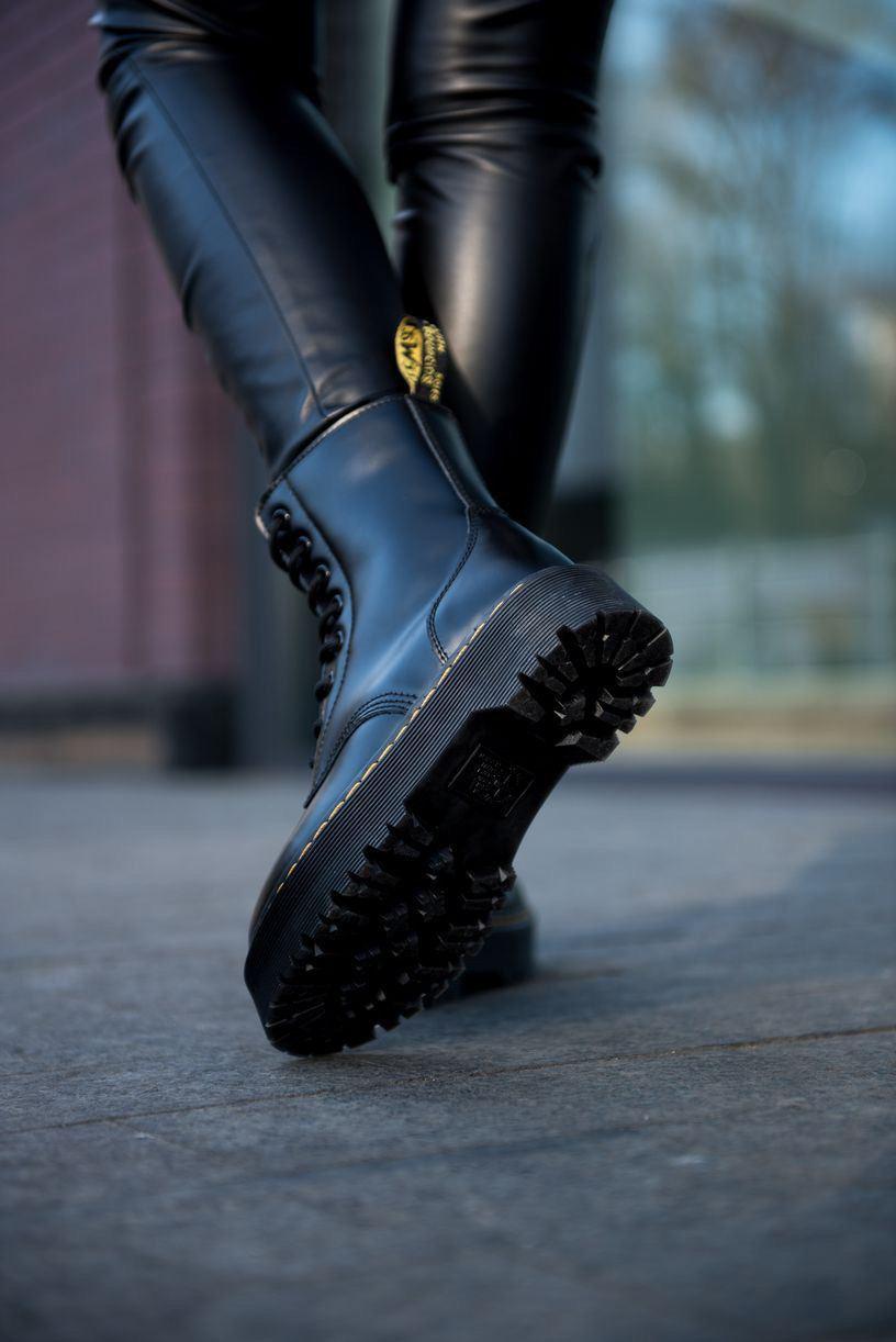 Dr. Martens JADON Black No Logo 5
