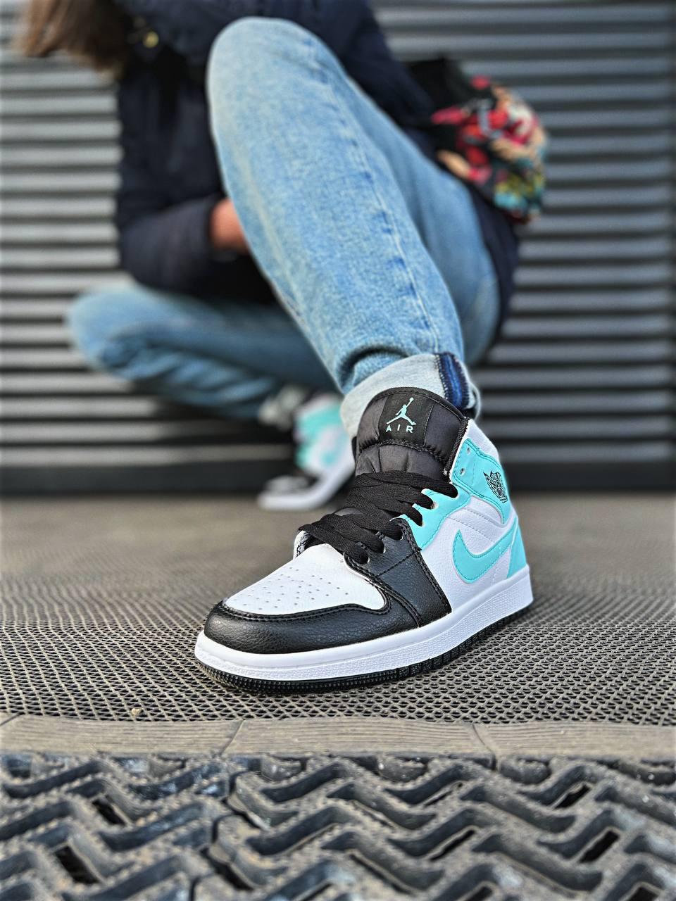 Nike Air Jordan 1 Retro Mid Island Green