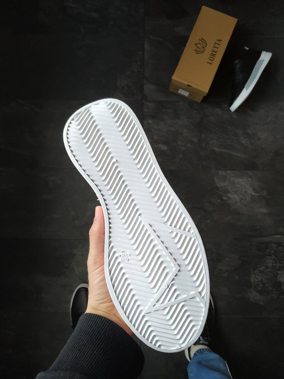 Sneakers Black White