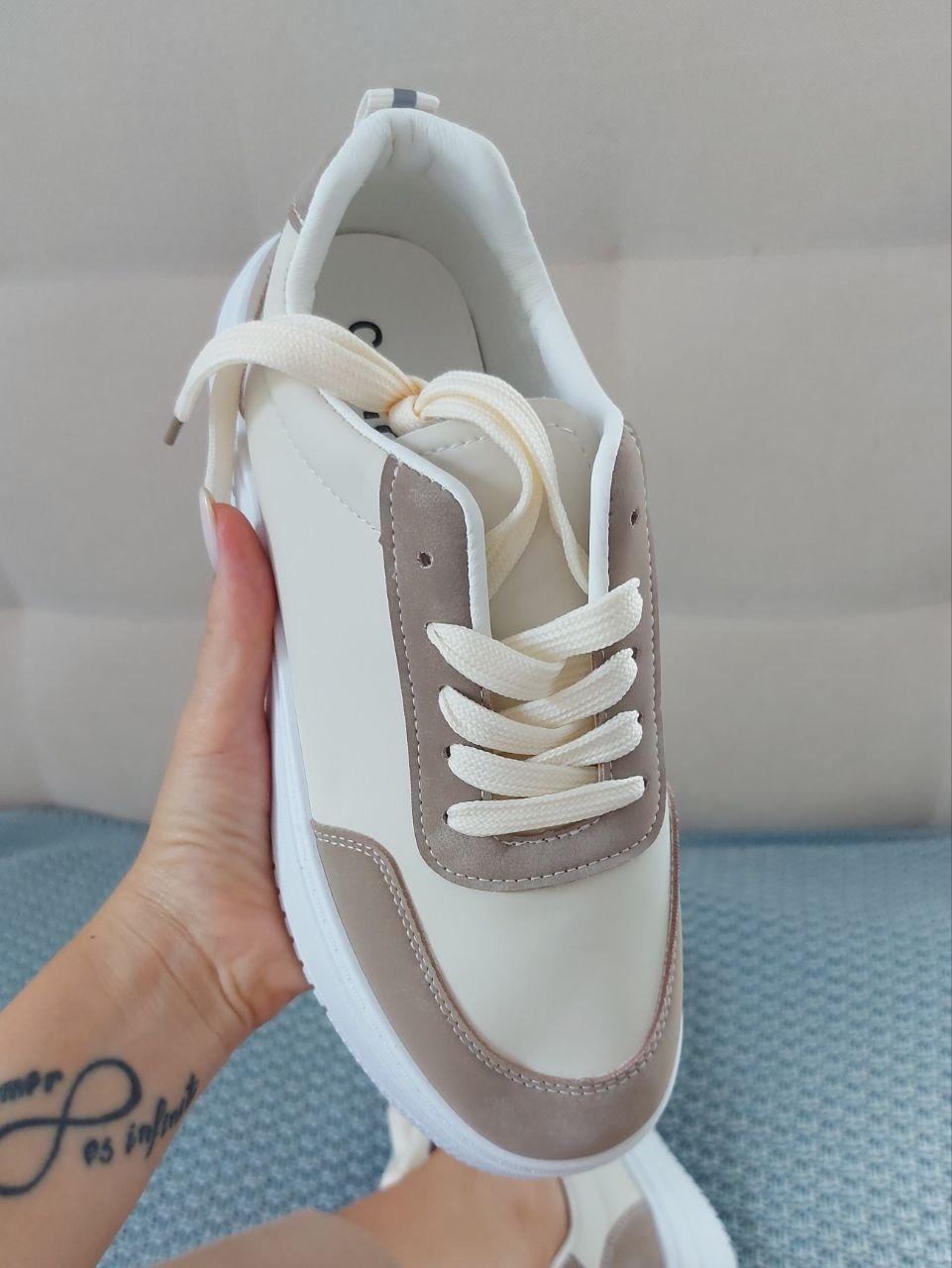 Sneakers Beige White