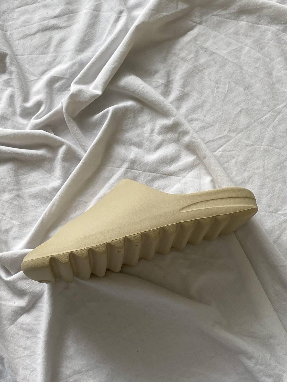 Slide Earth Bone No logo