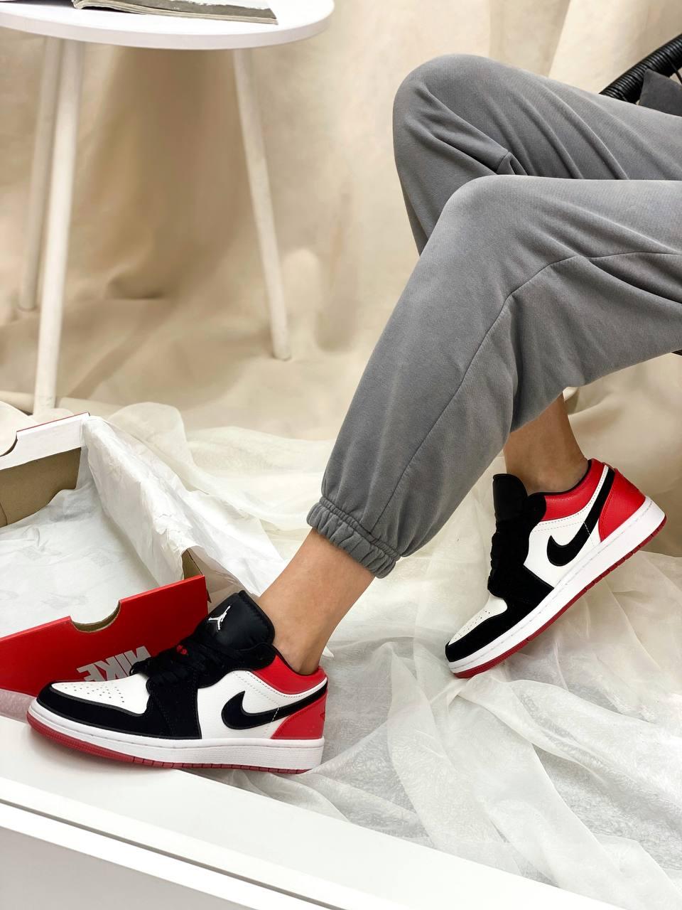 Nike Air Jordan Retro 1 Low Black Toe Red