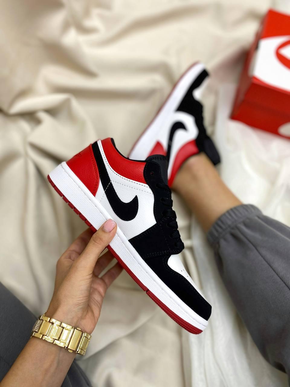 Nike Air Jordan Retro 1 Low Black Toe Red