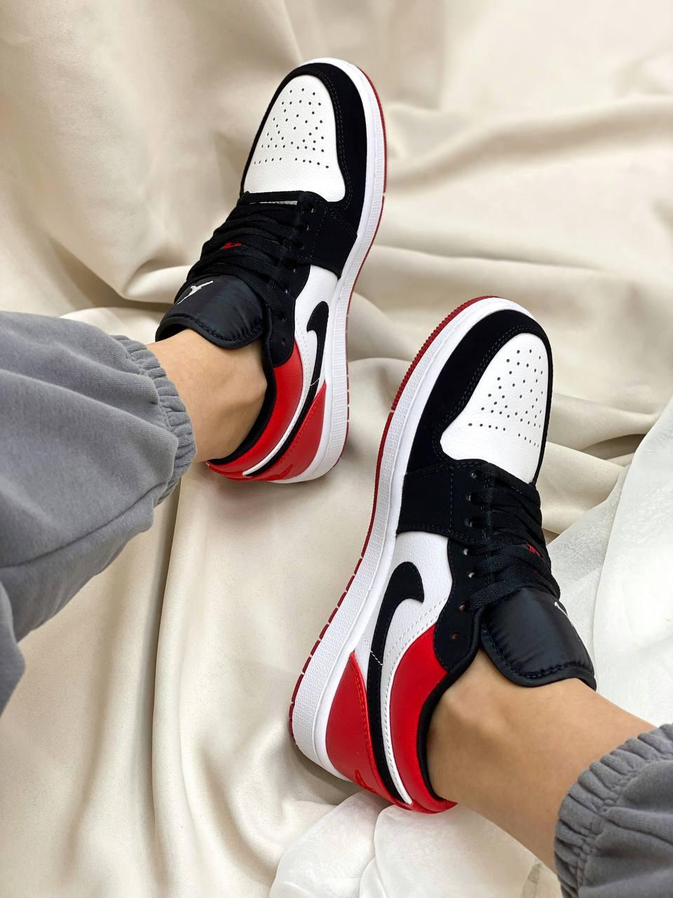 Nike Air Jordan Retro 1 Low Black Toe Red