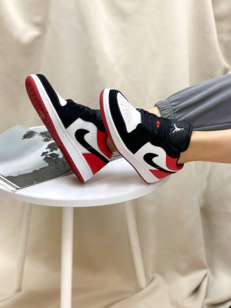 Nike Air Jordan Retro 1 Low Black Toe Red