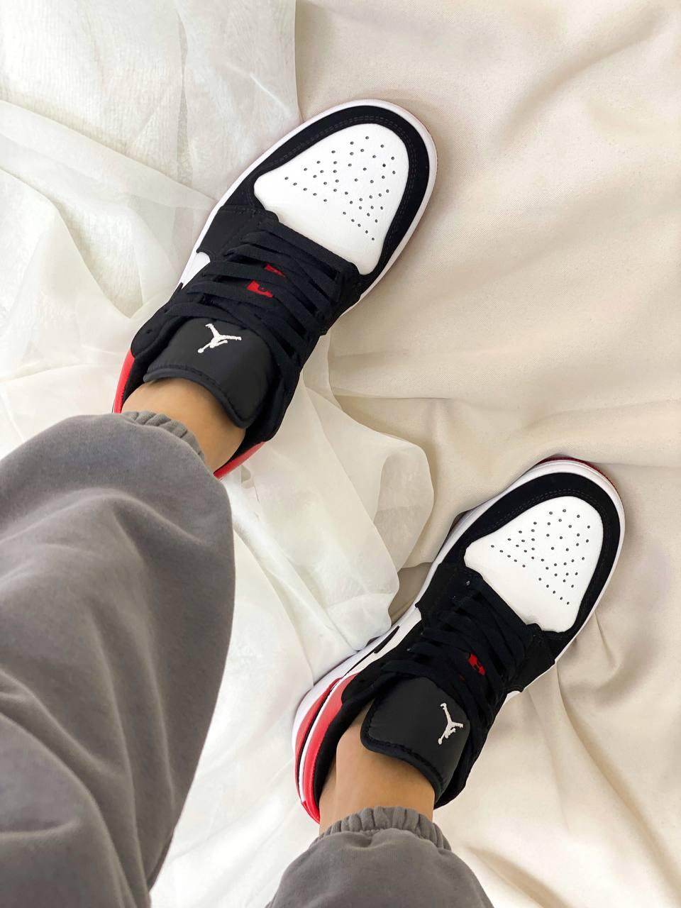 Nike Air Jordan Retro 1 Low Black Toe Red