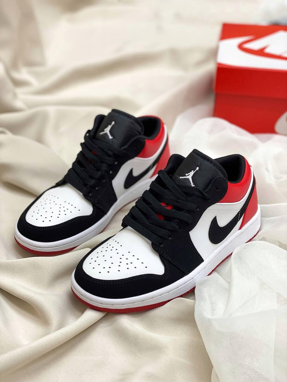Nike Air Jordan Retro 1 Low Black Toe Red