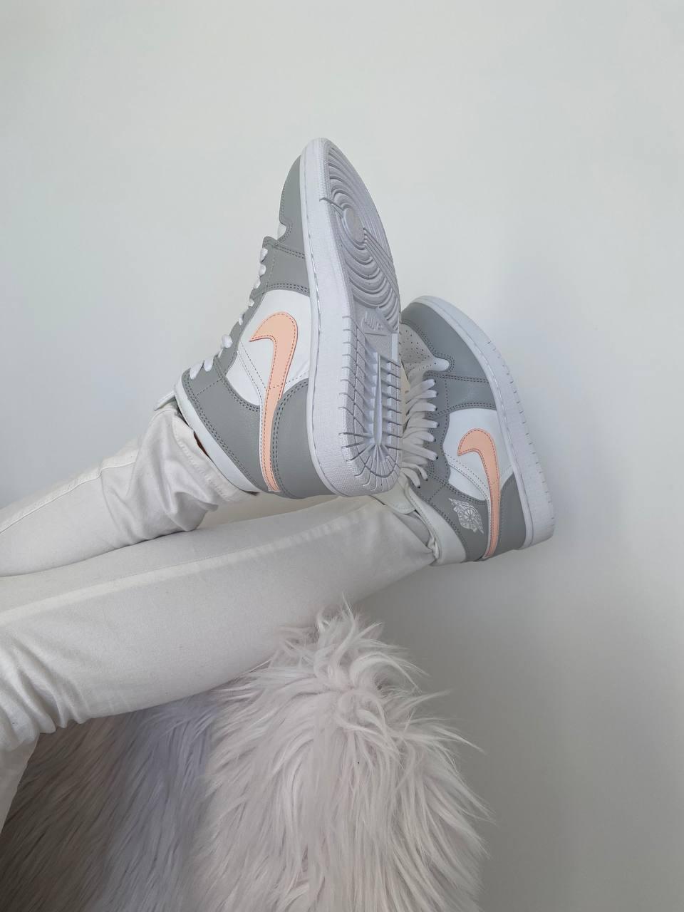 Nike Air Jordan 1 Retro Mid Light Grey Shell Pink