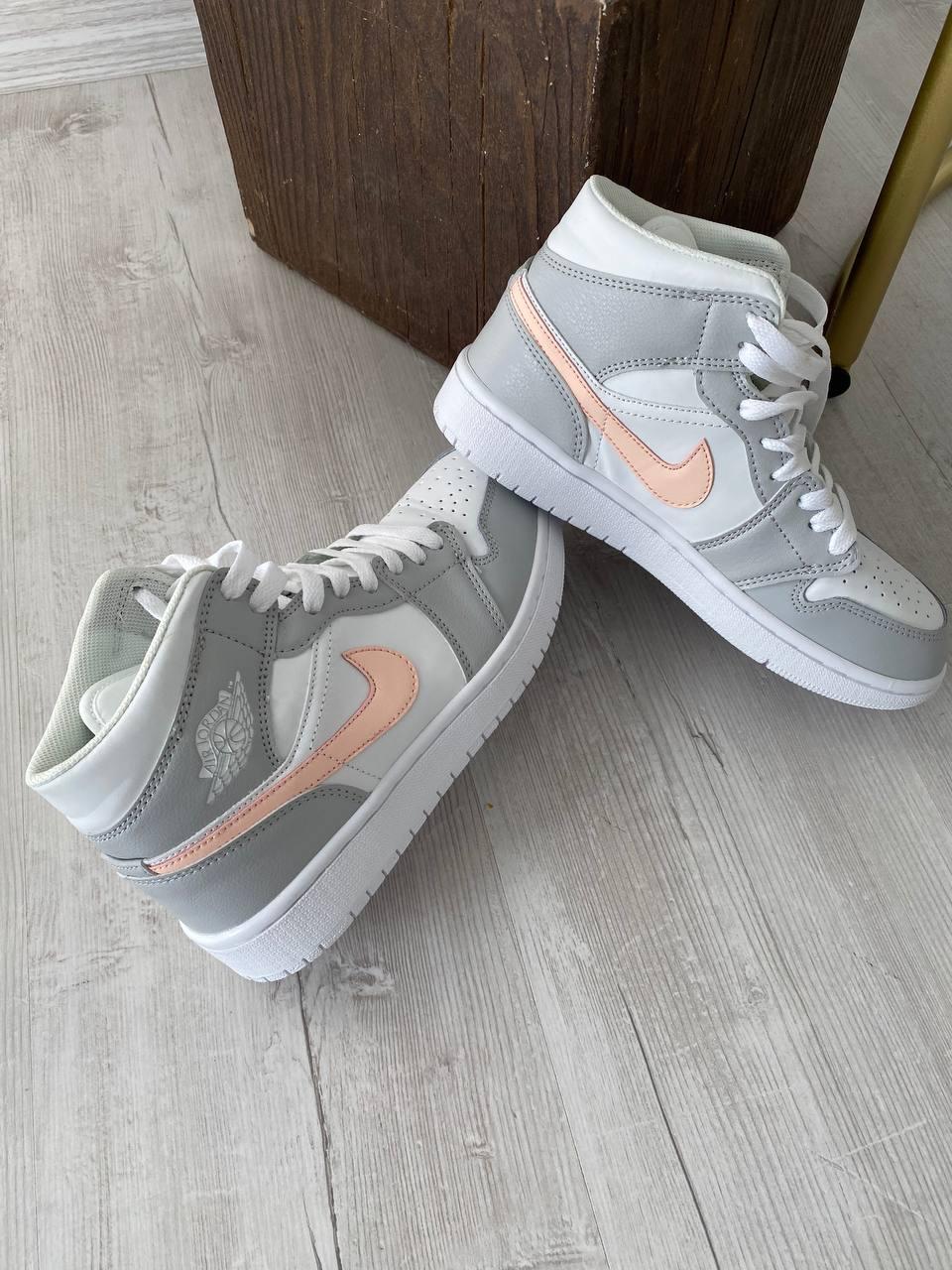 Nike Air Jordan 1 Retro Mid Light Grey Shell Pink