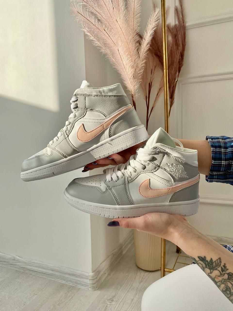 Nike Air Jordan 1 Retro Mid Light Grey Shell Pink