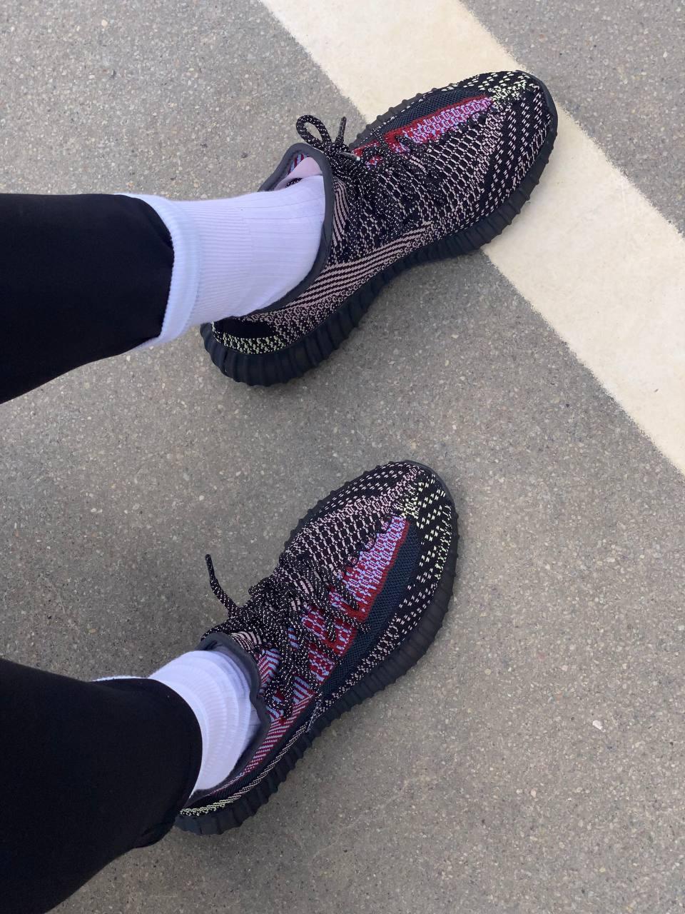 Adidas Yeezy Boost 350 V2 Holiday (Рефлективні шнурки)
