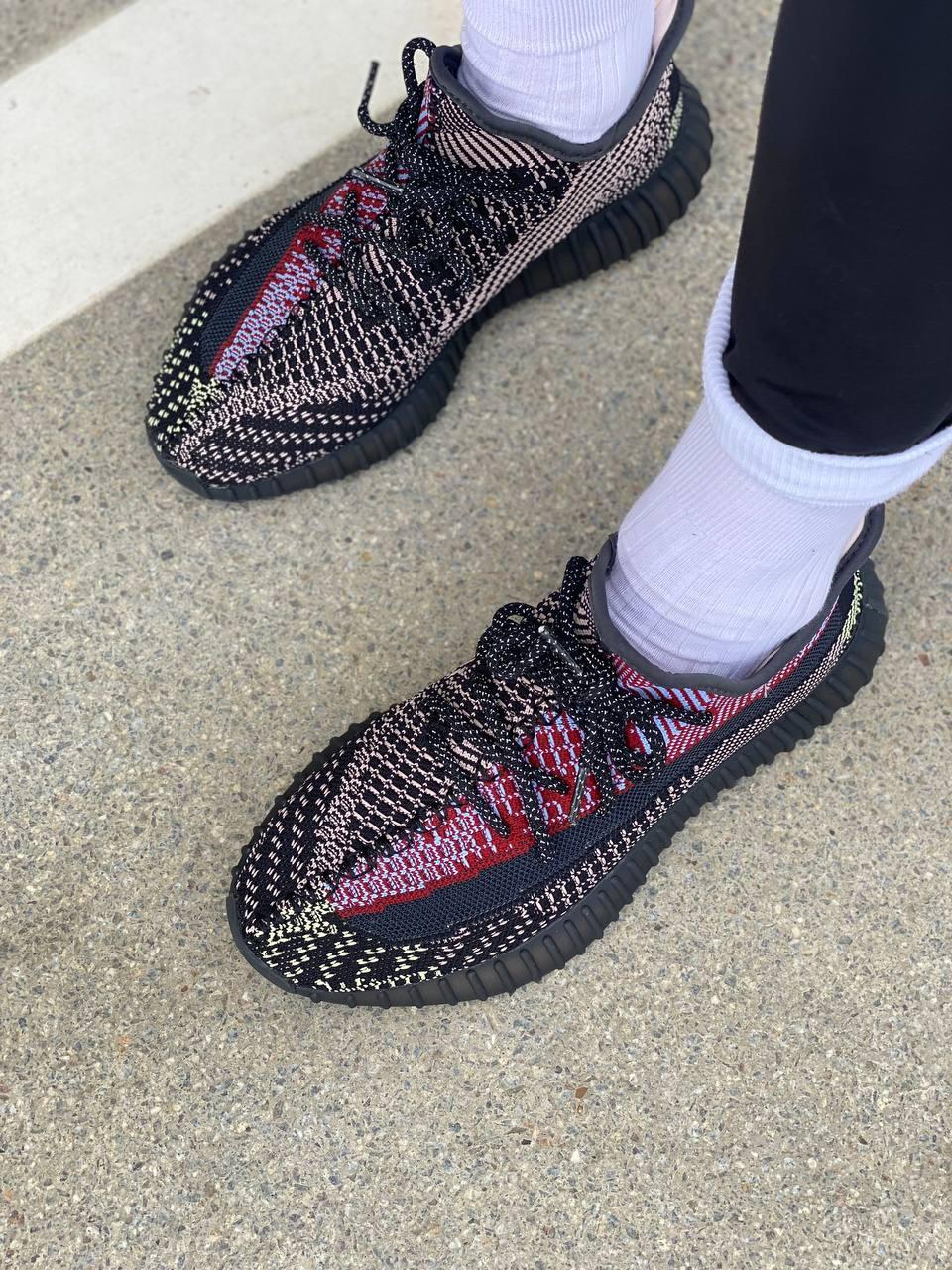 Adidas Yeezy Boost 350 V2 Holiday (Рефлективні шнурки)