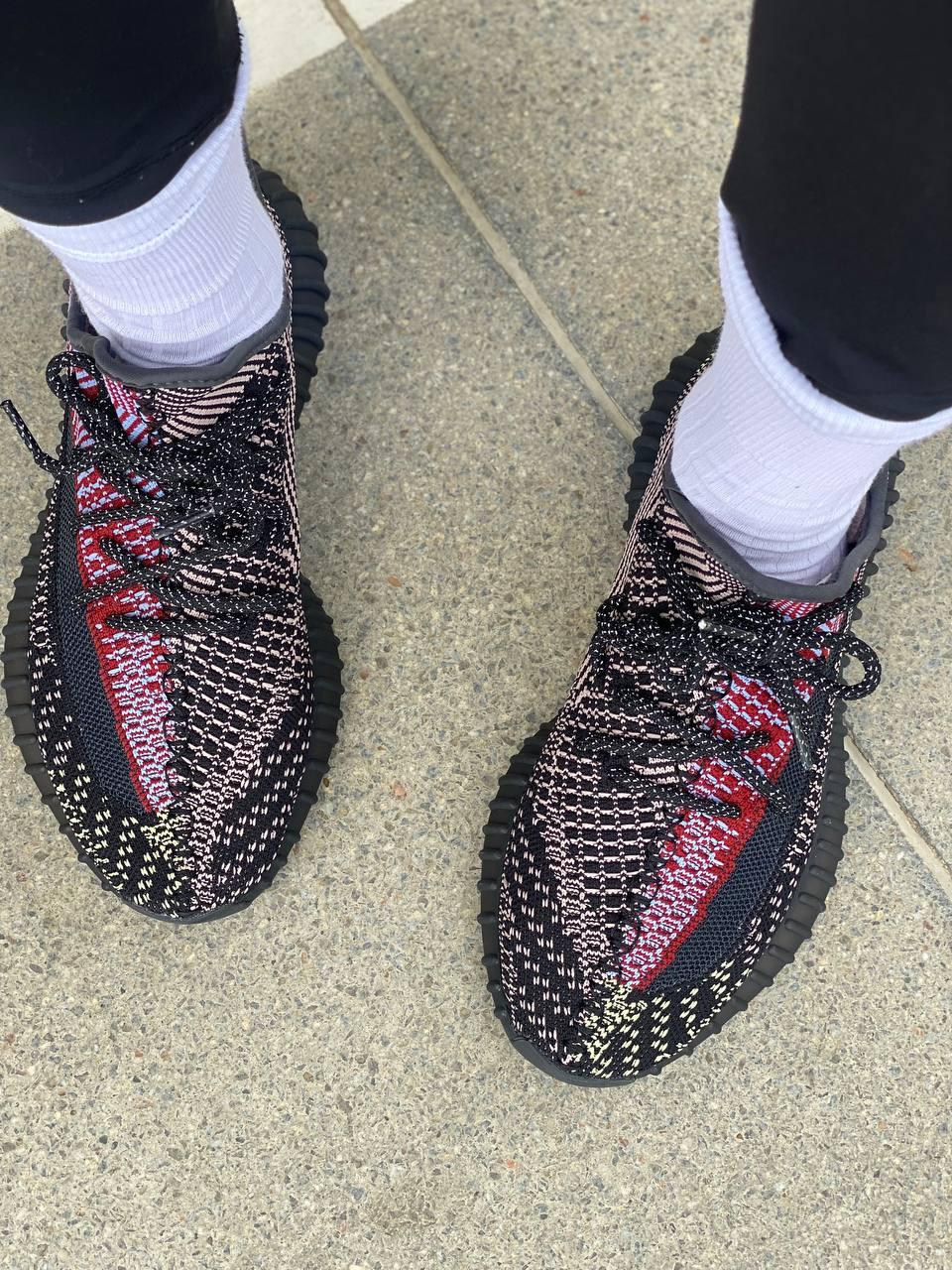 Adidas Yeezy Boost 350 V2 Holiday (Рефлективні шнурки)