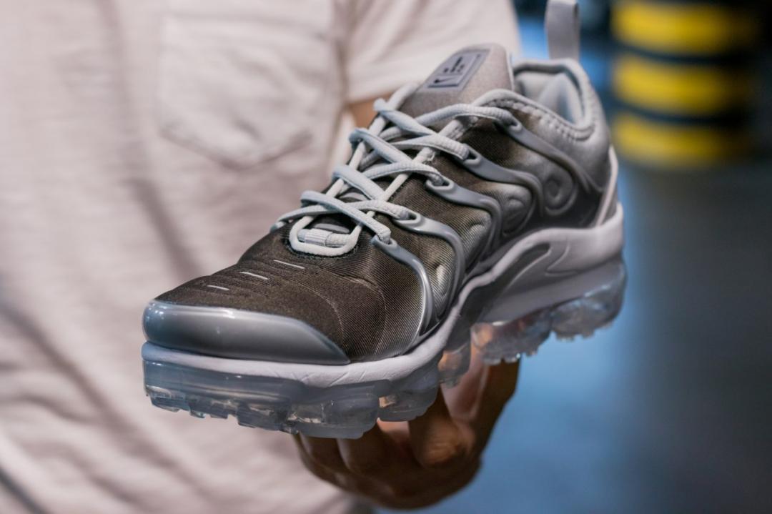 Nike Vapor Max Plus Silver Gradient