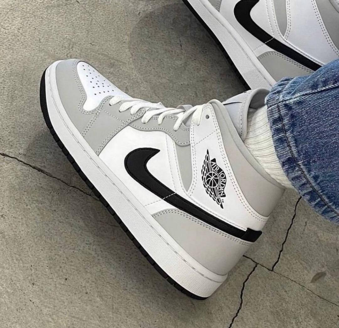 Nike Air Jordan 1 Retro Mid Smoke Grey 3