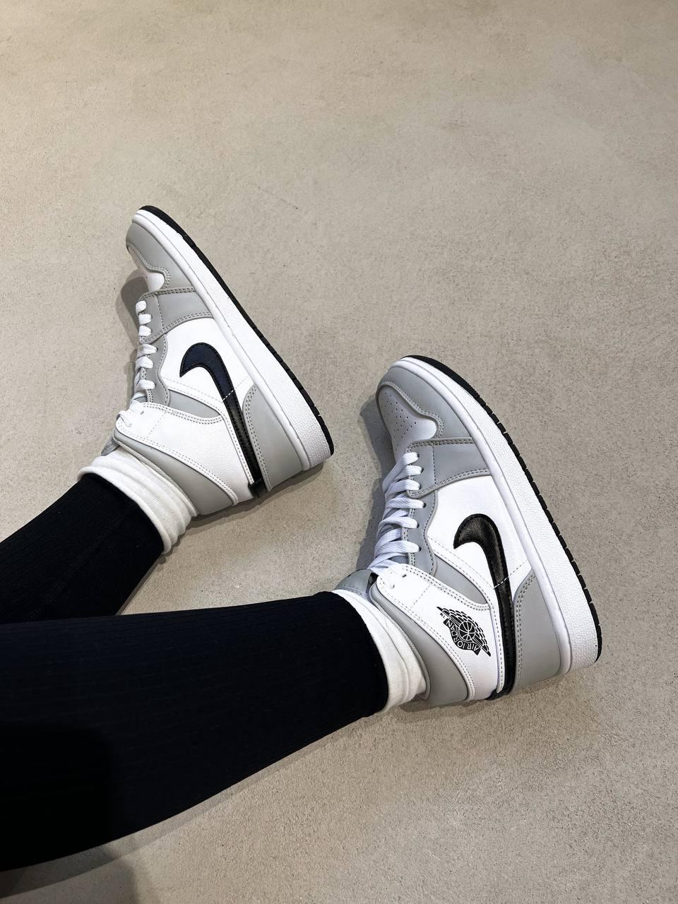 Nike Air Jordan 1 Retro Mid Smoke Grey 3
