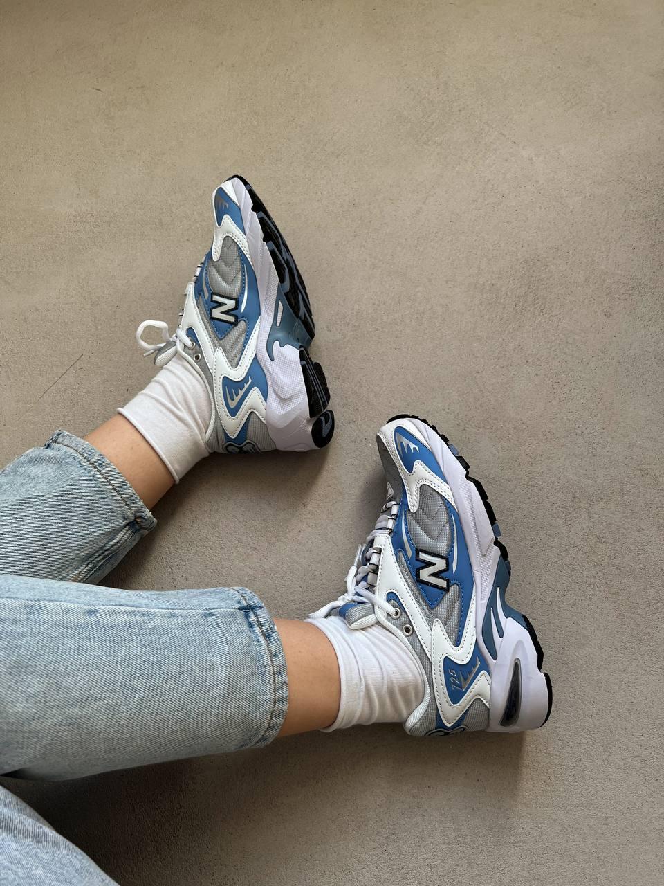 New Balance 725 Blue