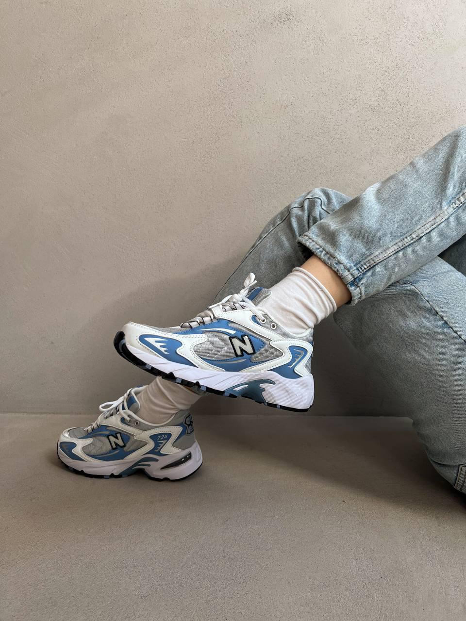 New Balance 725 Blue