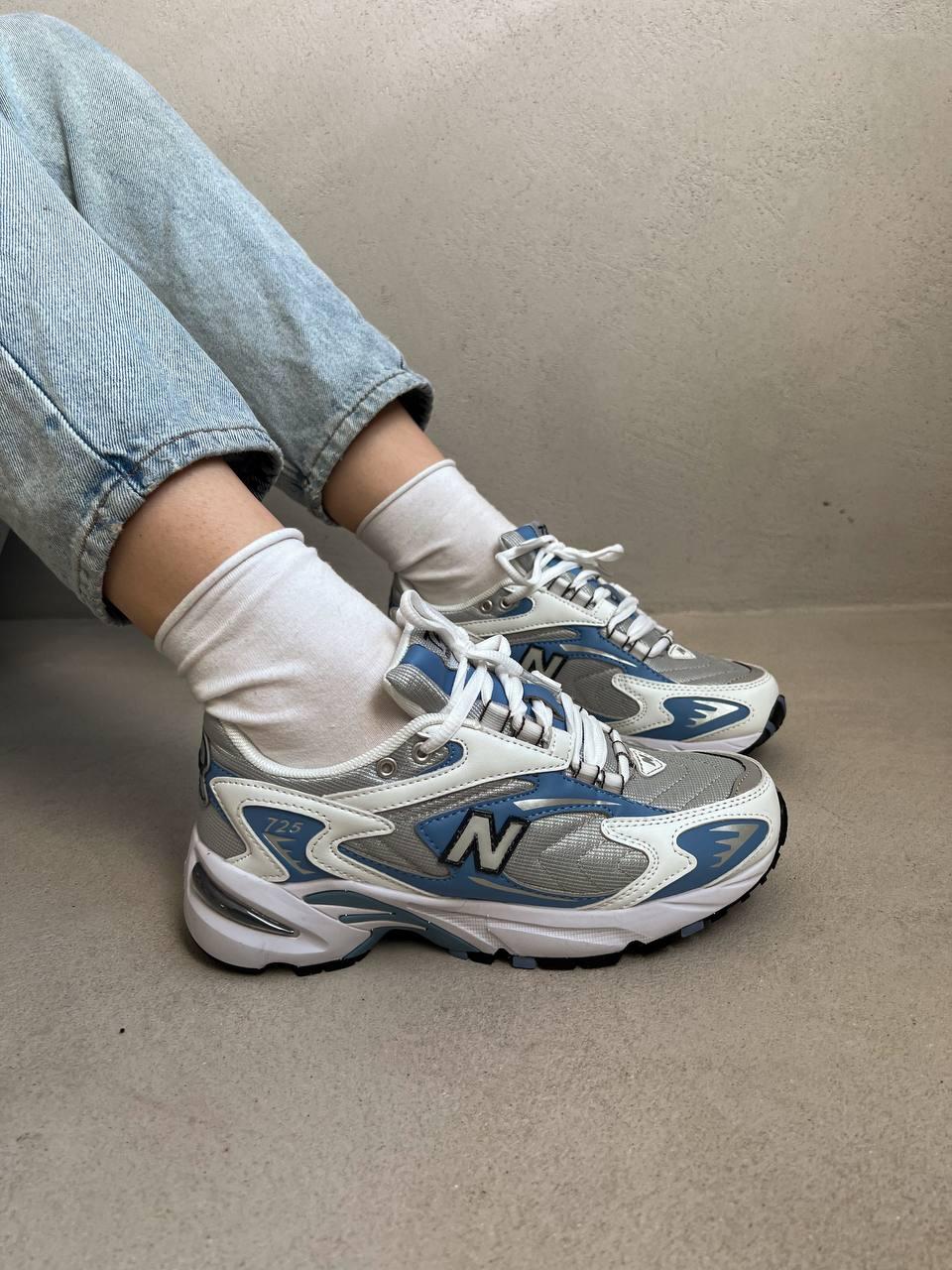 New Balance 725 Blue