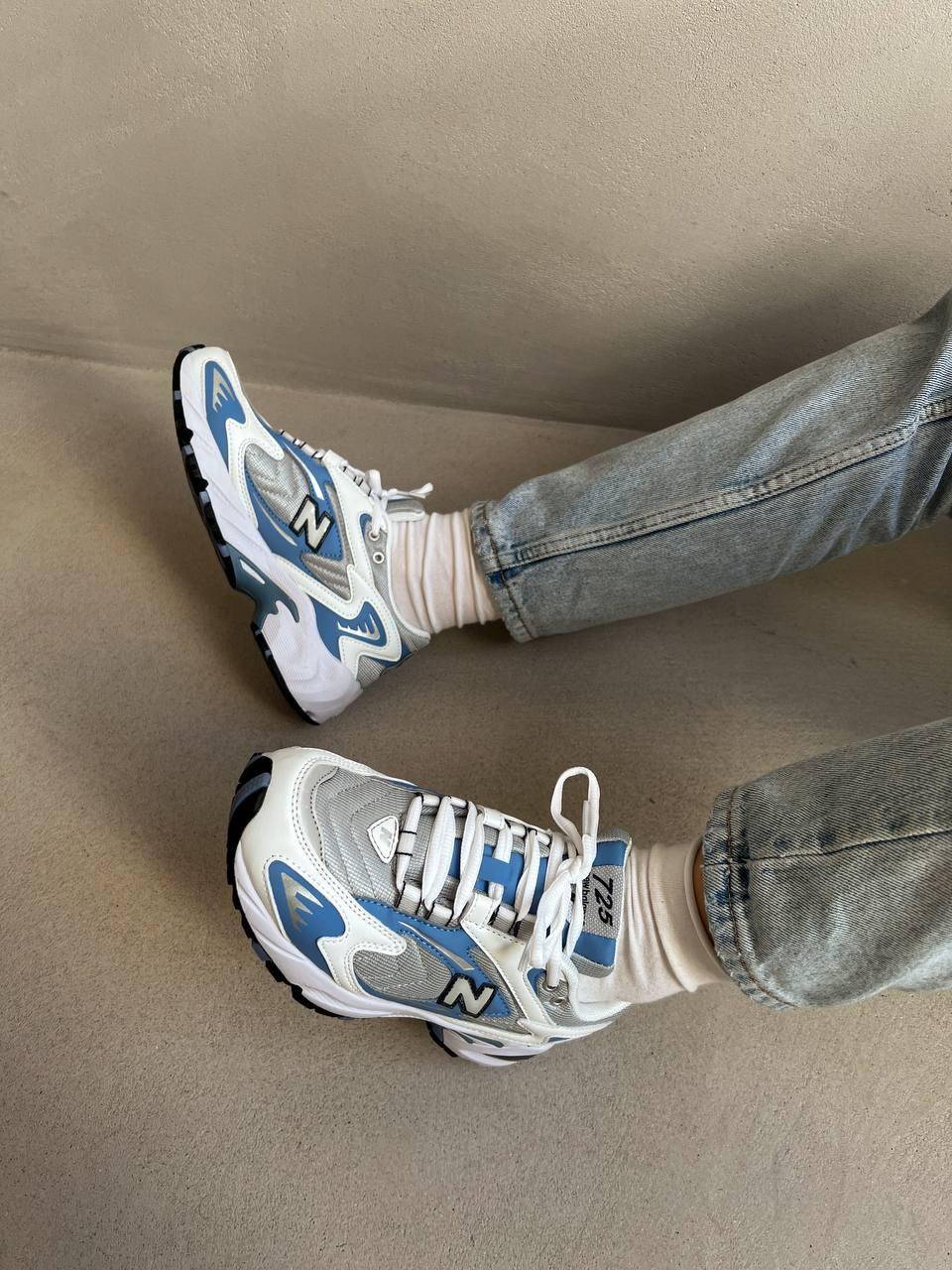 New Balance 725 Blue