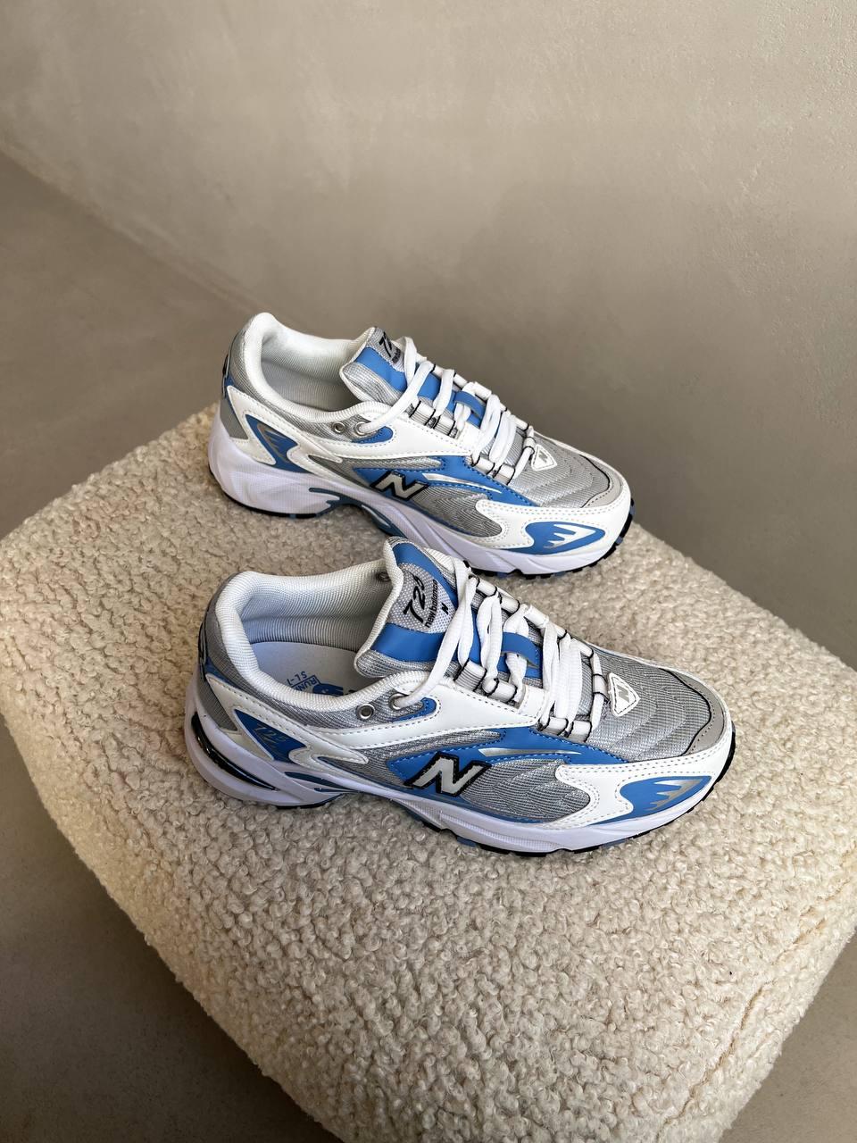 New Balance 725 Blue