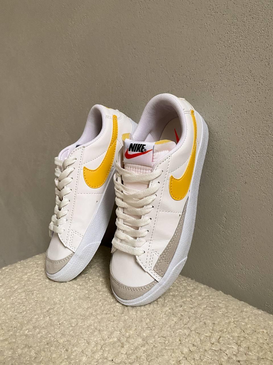 Nike Blazer Low Yellow