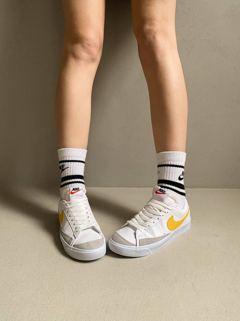 Nike Blazer Low Yellow