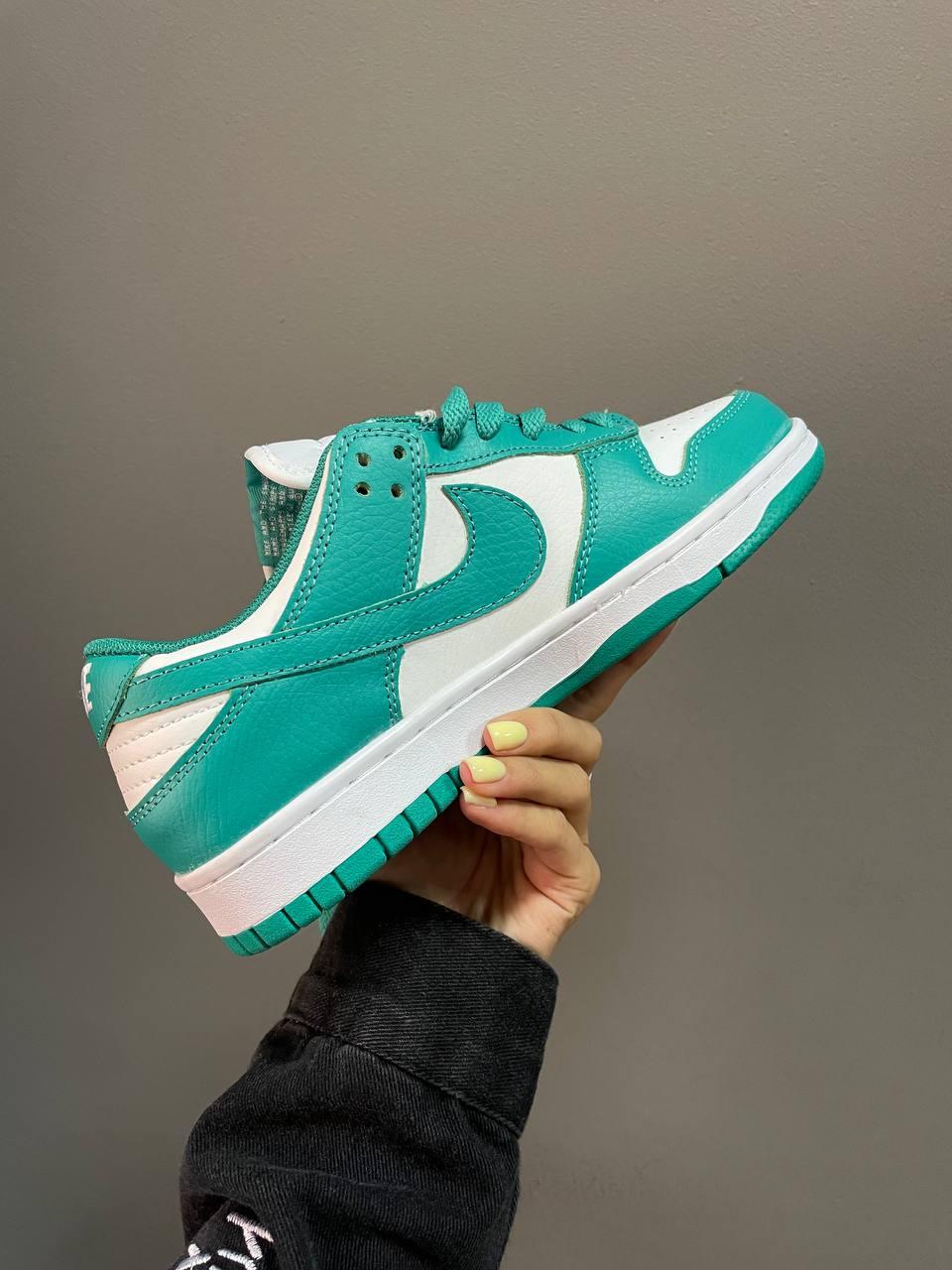 Nike Dunk Low Green White