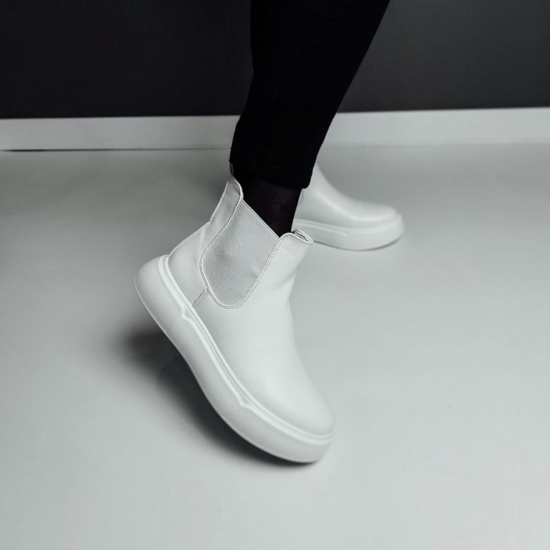 Boots Chelsea White