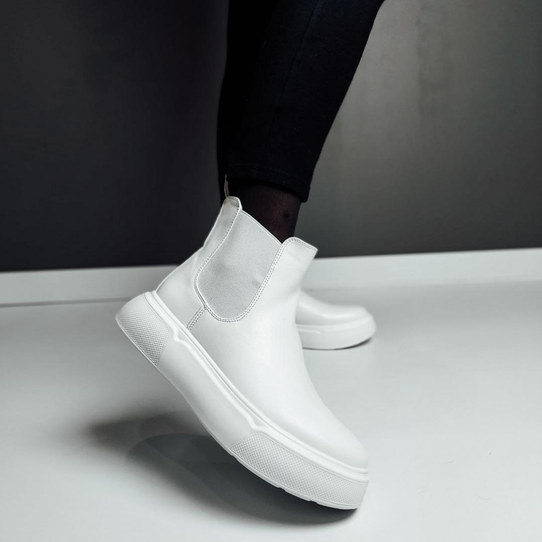 Boots Chelsea White