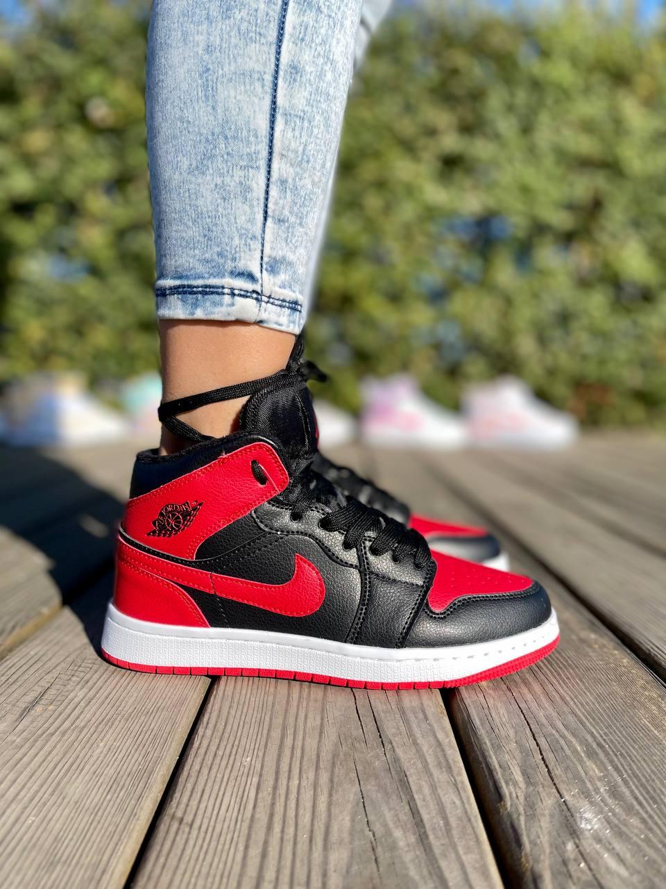 Nike Air Jordan 1 Retro Mid Banned Fur