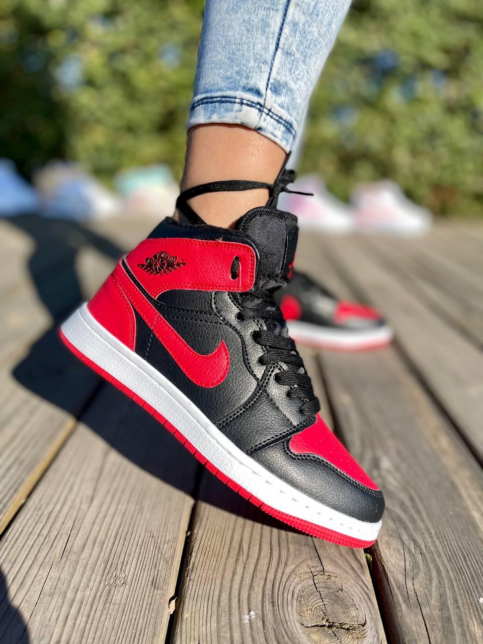 Nike Air Jordan 1 Retro Mid Banned Fur