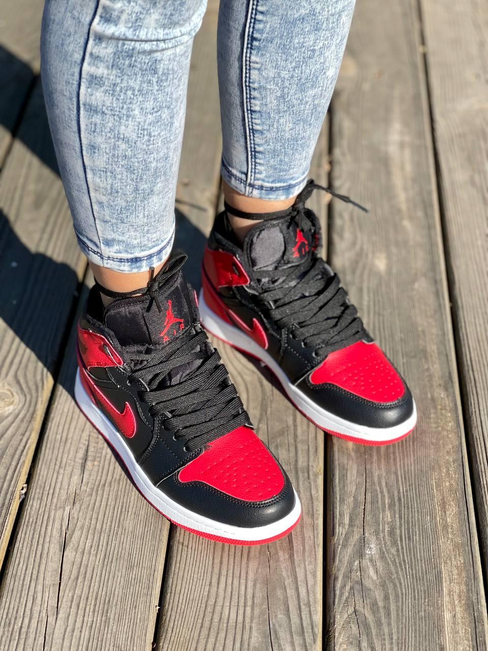 Nike Air Jordan 1 Retro Mid Banned Fur