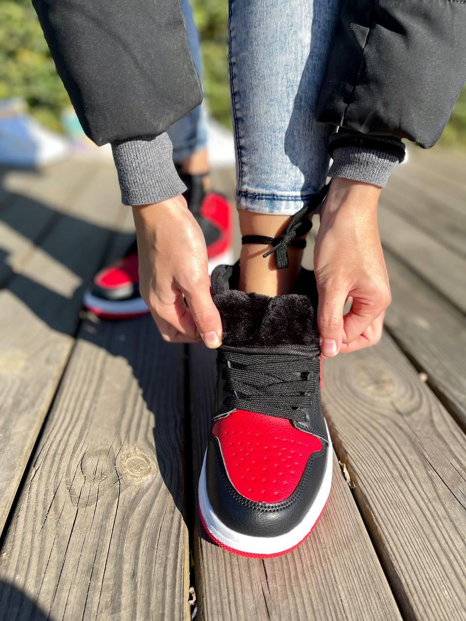 Nike Air Jordan 1 Retro Mid Banned Fur