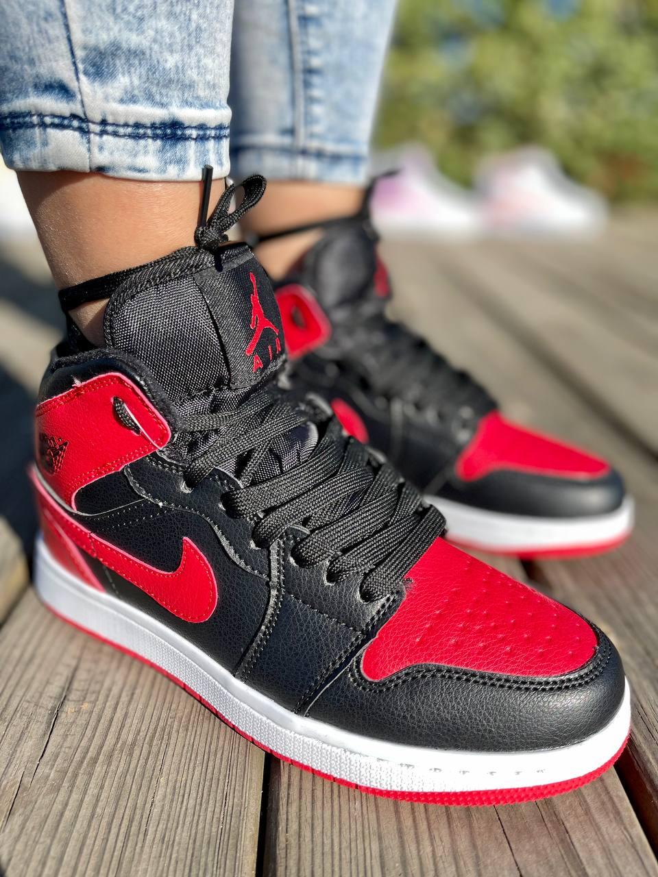 Nike Air Jordan 1 Retro Mid Banned Fur