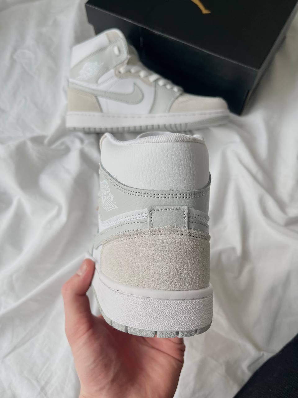 Nike Air Jordan 1 Retro Mid Paris