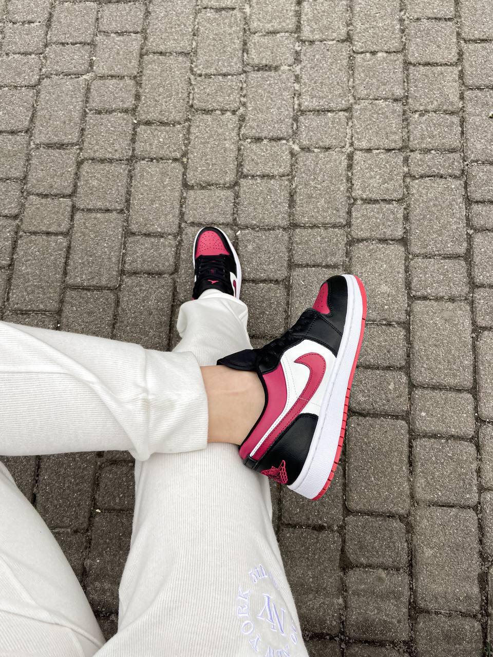 Nike Air Jordan Retro 1 Low Bred Toe